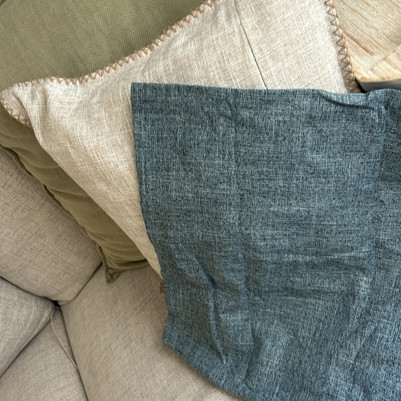 Pack of 2 Decorative Linen Burlap Pillow Covers Solid Throw 18x18 Dusty Blue. - Picture 9 of 9